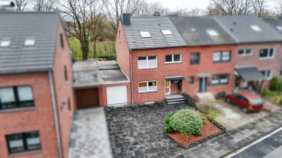 Exklusives Reihenendhaus in Neuss: Stilvolles Wohnen in begehrter Lage