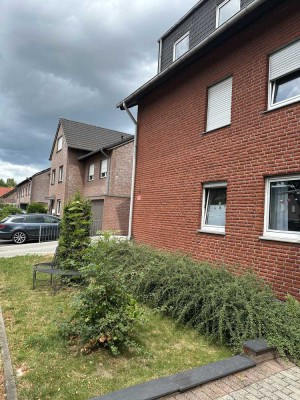 Helle 3 Zimmerwohnung mit  Balkon und Garage in ruhiger Lage zu vermieten in Rheinberg Borth