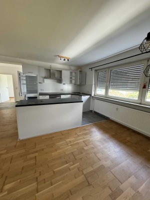 Exklusive 3 Zimmer Wohnung mit Einbauküche in Darmstadt