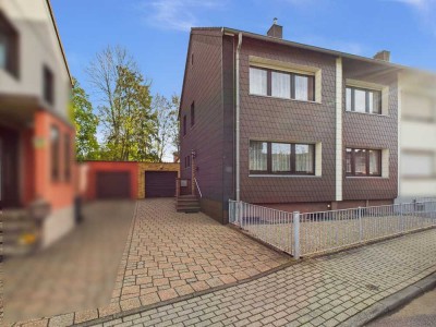 Charmantes 1–2-Familienhaus mit Garten, Garage und ausbaufähigem Dachgeschoss in Langerwehe!