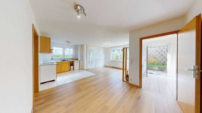 Attraktive Erdgeschosswohnung mit separatem Eingang und Stellplatz