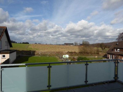 Frömern: 2-Zimmerwohnung mit Balkon und schöner Aussicht