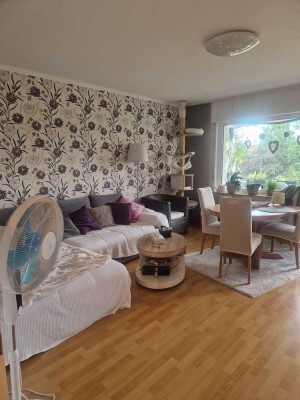 Geschmackvolle, gepflegte 4-Zimmer-Wohnung mit Balkon und EBK in Rodgau Jügesheim