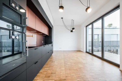 Spektakuläres Penthouse mit Rooftop-Terrasse und zwei Balkonen - Ihr Rückzugsort über der Stadt