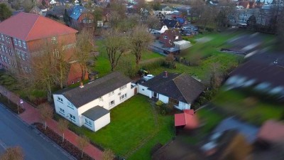 Attraktives Immobilienensemble: Mehrfamilienhaus mit separatem Bungalow im Herzen von Lunden