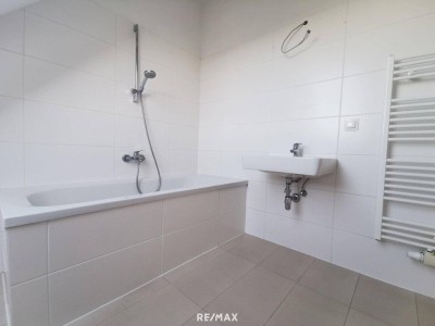 DG-Maisonette im superschöner Altbau. Bestlage mit 2 Zimmer Maisonette.