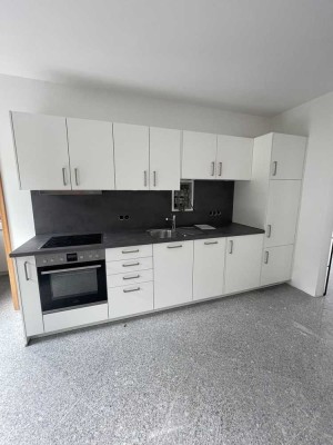 Erstbezug nach Sanierung: ansprechende 2,5-Zimmer-Wohnung mit Einbauküche und Balkon in Aichstetten