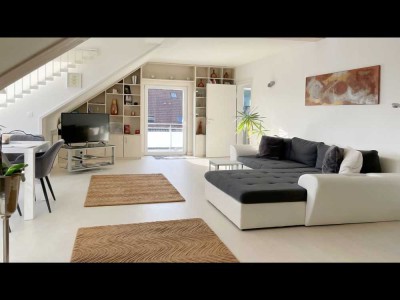 Stilvolle 2,5-Zimmer-Wohnung möbliert/unmöbliert , ruhig, toller Ausblick und Balkon, Niederzwehren