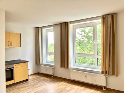 Sehr gepflegte 1,5-Raum-Wohnung in Leipzig Grünau-Mitte / Barrierefrei / Ideale Verkehrsanbindung