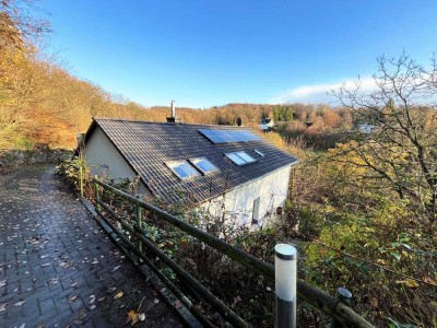 Energieeffizienzklasse A in  Durchholz: Großes Einfamilienhaus mit Nebengebäuden