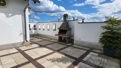 Modernisierte 5 Zimmer Wohnung auf zwei Etagen mit eigener Sauna