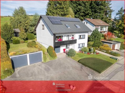 Top gepflegtes Wohnhaus mit drei abgeschlossenen Einheiten, großes Grundstück, drei Garagen u.v.m.