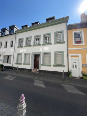 Engel & Völkers: Alten Charme neu beleben - Stadthaus in Königswinter