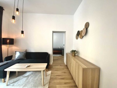 Helle, gut geschnittene und komplett möblierte 2 Zimmerwohnung im Herzen von Neu-Ehrenfeld
