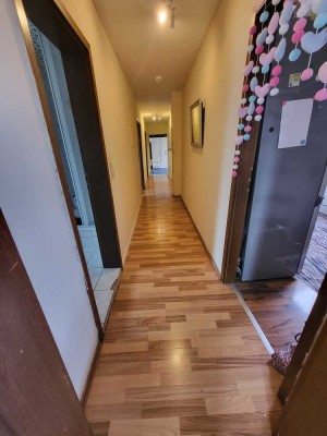 Große Wohnung mit Garten an ruhige Mieter zu vermieten