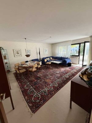 Rüttenscheid pur! Schöne 3-Zimmer Wohnung mit Balkon und TG-Stellplatz
