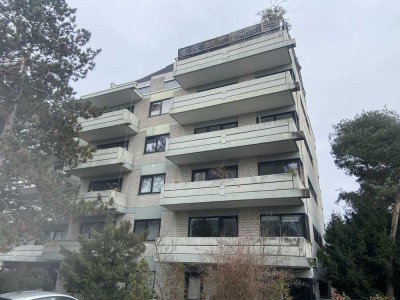 Schöne 3-Zi.-Wohnung mit großer Loggia in ruhiger und zentraler Wohnlage