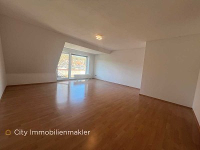 Charmante Dachwohnung mit Potenzial im Zentrum von Barsinghausen!