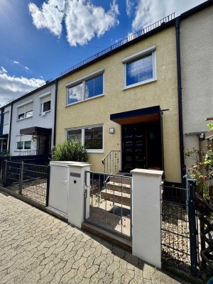 Provisionsfrei: Großzügiges, modernisiertes Reihenmittelhaus zentral in Nürnberg inkl. Garage
