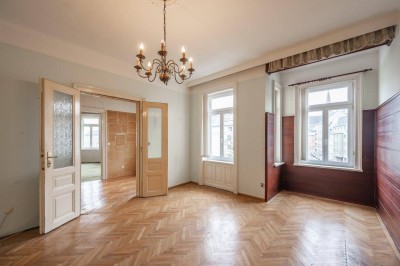 ++NEU++ 5-Zimmer Altbau-Wohnung (sanierungsbedürftig), viel Potenzial