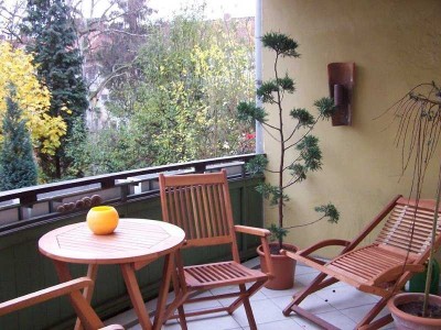 Helle 2-Zimmer-Wohnung mit Balkon u. Blick  ins Grüne in absoluter City-Lage!