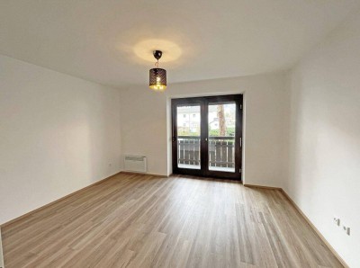 Anif/ Niederalm - Neuwertige Garconniere mit Loggia