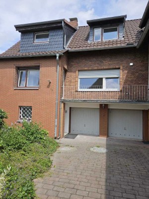 Schönes Haus mit drei Zimmern und Wintergarten