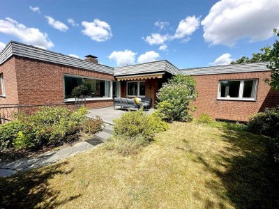 --V-E-R-K-A-U-F-T--!! Bungalow mit Kamin, schönem Garten und Garage