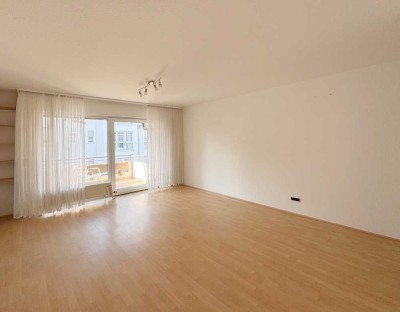 2-Zimmer-Wohnung mit Balkon und neuer EBK, Nähe Bahnhof