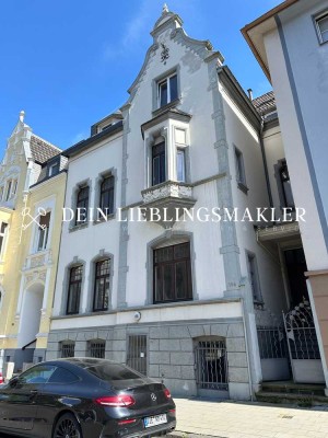 VILLENANWESEN MIT POTENZIAL – REPRÄSENTATIV WOHNEN AM LANDGERICHT IN MG!