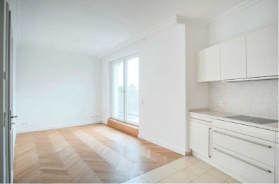 Penthouse tollem Weitblick, privatem Aufzug und Tiefgaragenstellplatz in Berlin-Niederschönhausen