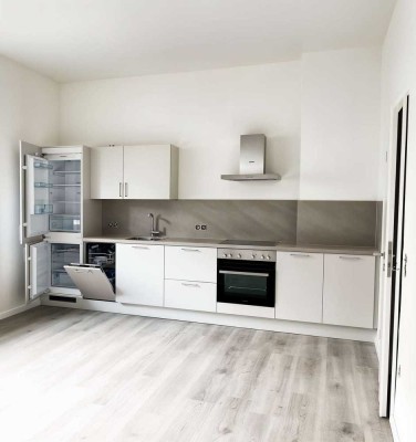 Stadtwohnung mit Stil – hochwertig saniert mit Einbauküche & großzügiger Dachterrasse