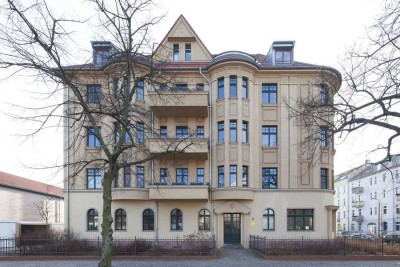 4-Zimmer-Eigentumswohnung mit Garage in einem sanierten Altbau in Potsdam-Babelsberg
