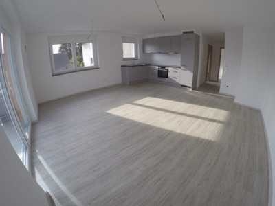 *** Neubau in Südlage mit EBK und Balkon: exklusive 2-Zimmer-Wohnung in Marbach am Neckar ***