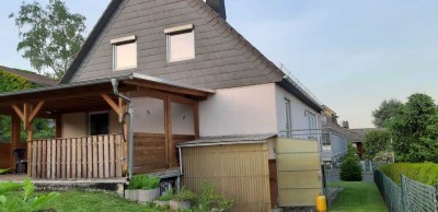 freistehendes Einfamilienhaus mit Garten und Blick ins Grüne, von privat