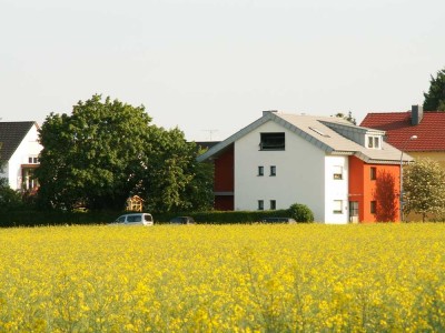 Moderne Dachgeschosswohnung, ruhig gelegen mit Blick auf den Taunus