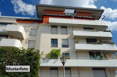 Mehrfamilienhaus mit 3 Wohnungen sowie zusätzlichem Anbau mit weiteren Wohneinheiten