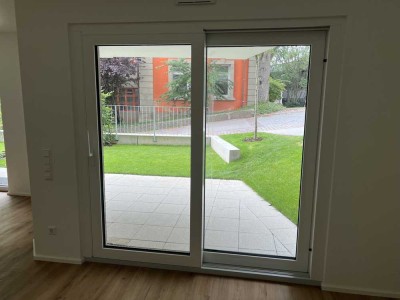 Neubau-Erdgeschosswohnung mit 3 Zimmern und Terrasse in Weinsberg