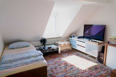 2-Zimmer DG-Wohnung in einem 3-Parteien-Haus am Wohltberg, 399€