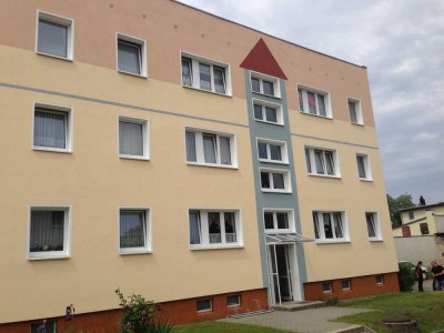 2 Zi Whg Erdgeschoss mit Balkon, EBK, Bad mit Fenster