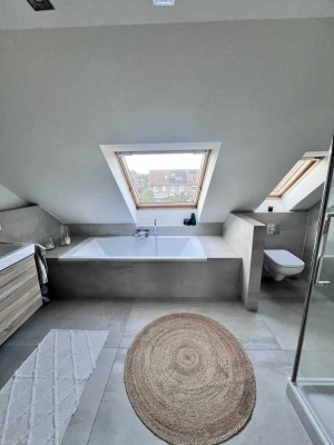 Gepflegtes (teil-möbiliertes) Reihenmittelhaus mit 5 Zimmern in Monheim am Rhein