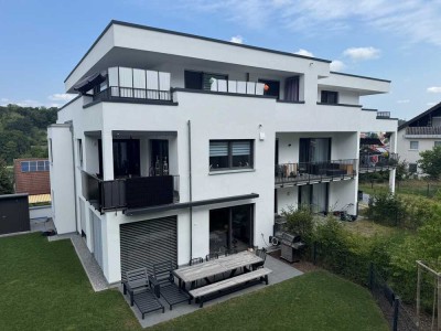 Neuwertiges Penthouse mit Dachterrasse, Whirlpool & einzigartigen Ausblick in Toplage von Hüttlingen