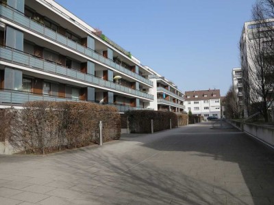 Moderne, sonnige und kompakte Wohnung in Berg - mit dem Aufzug runter und direkt ins Mineralbad