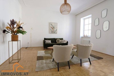 Gelegenheit: 4-Zimmer-Altbau MIT Balkon an der Grenze 7./8 im 2. Lift-Stock