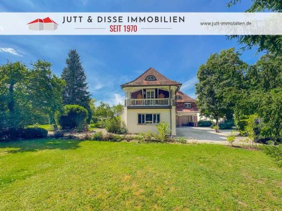 Denkmalgeschützte Villa mit 5 gepflegten Wohnungen und großem Gartengrundstück in Baden-Baden