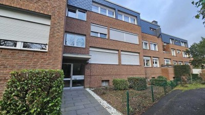 Bergisch Gladbach 3,5 Zimmer 141 m² mit 31 m² Terrasse und 2 TG-Stellplätze - renovierungsbedürftig