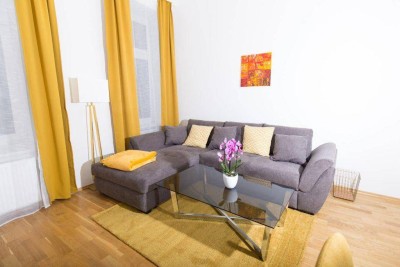 Stylish Gold - moderne 2 Zimmer Altbauwohnung