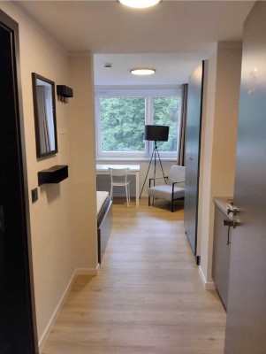 Schicke möblierte  1-Zimmer Studenten- Wohnung mit Balkon im 2. OG in Göttingen