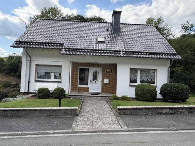 Leben und Wohnen im Grünen: Charmantes Einfamilienhaus mit Garten - provisionsfrei aus erster Hand