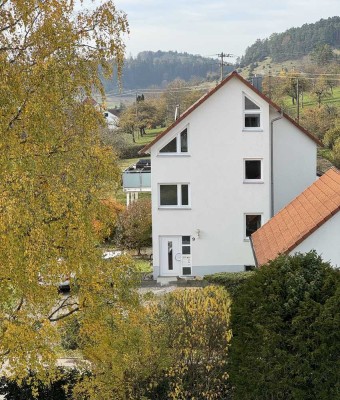 Helle, ruhige 3-Zimmer-Wohnung mit Terrasse im Grünen